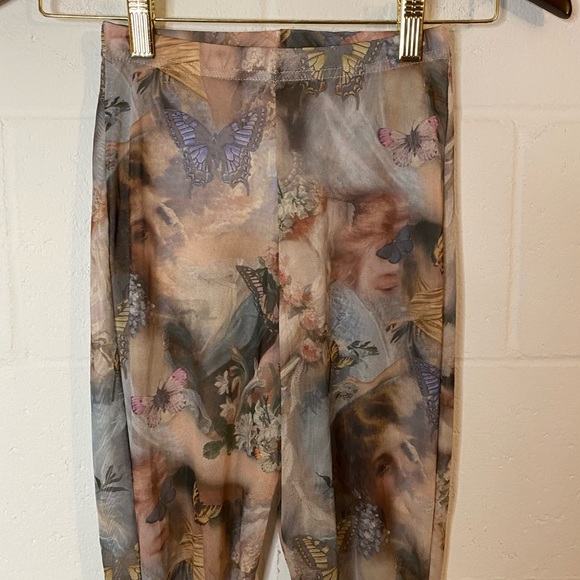 Pretty Little Thing Sheer Renaissance Butterfly Leggings Size 00 - Picture 3 of 7
